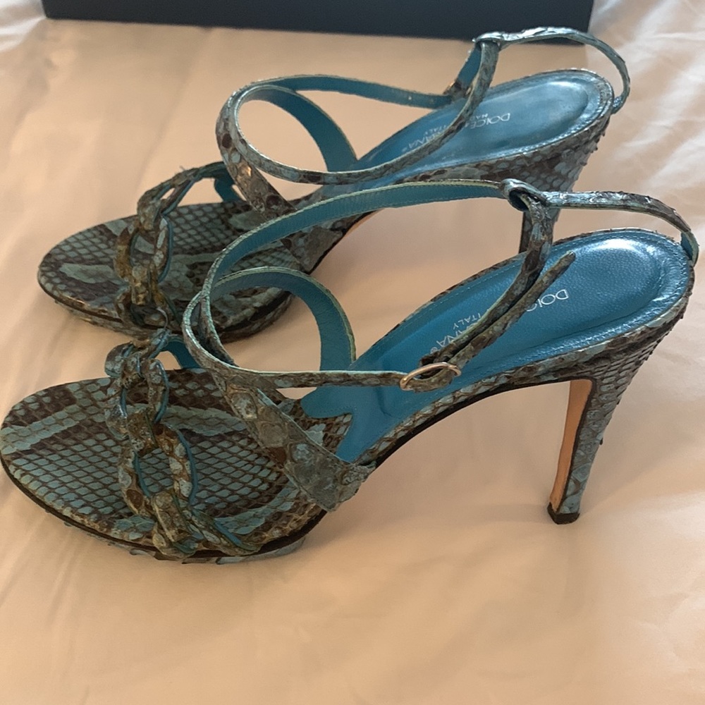 Dolce & Gabbana shoes. Size 38.5. Turquoise Snake skin. Perfect condition